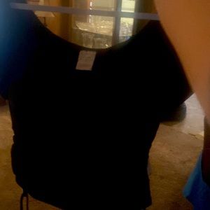 Padded black crop top NEVER been wore in good condition